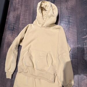 Aritzia Cozy Sweatfleece Perfect Hoodie set ( including pant )